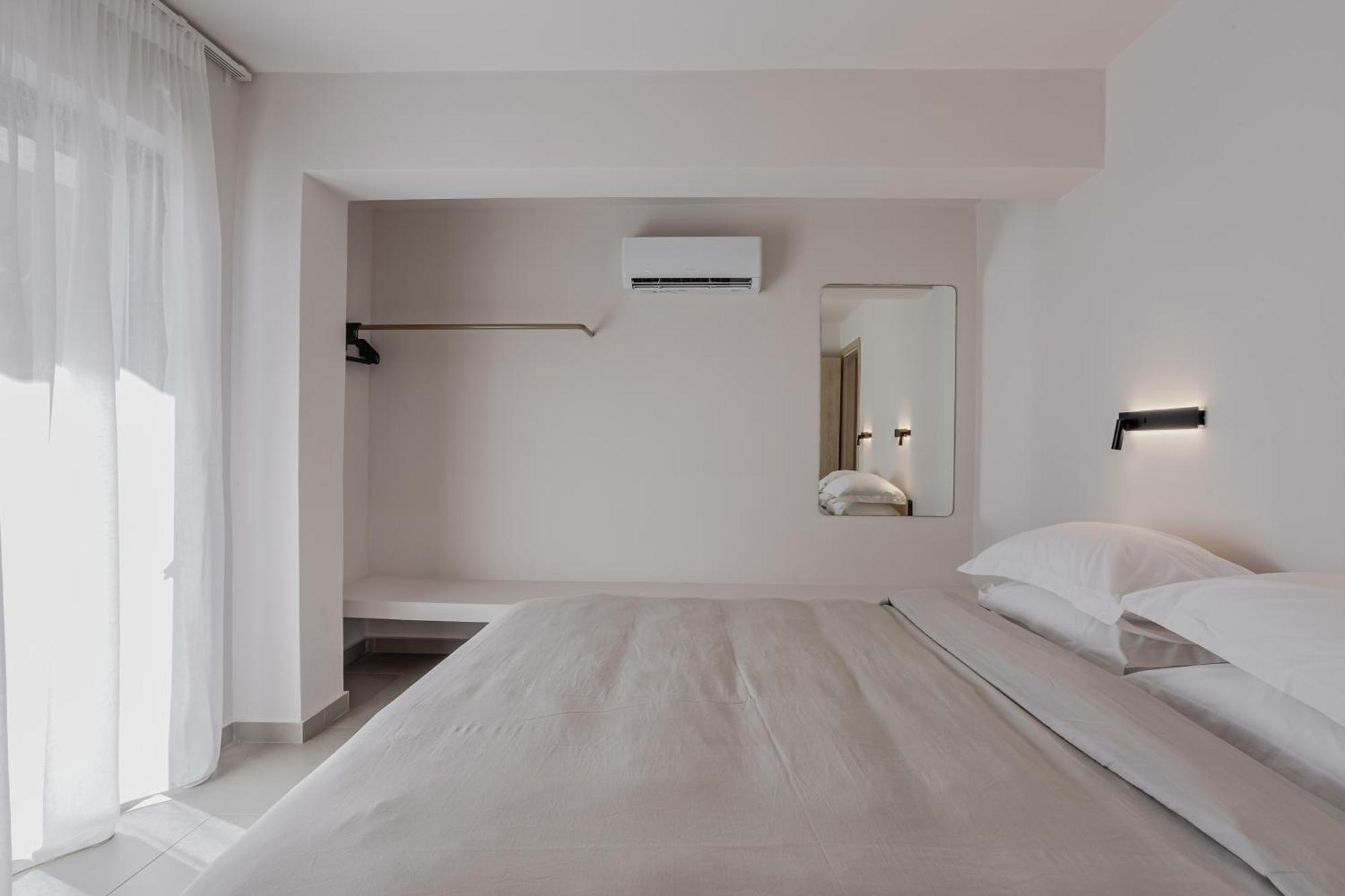 Amal Kythnos Suites Bagian luar foto