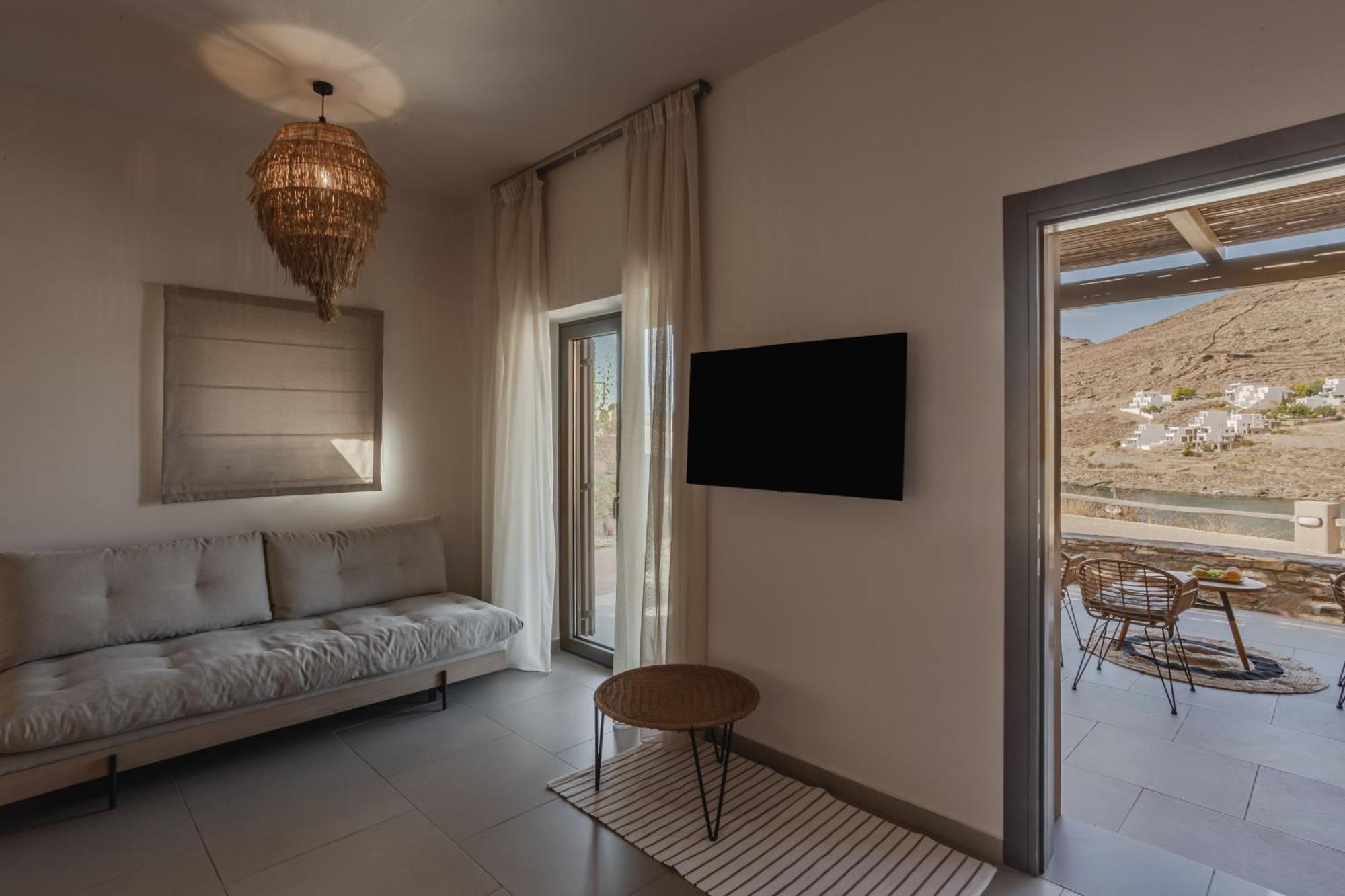 Amal Kythnos Suites Bagian luar foto