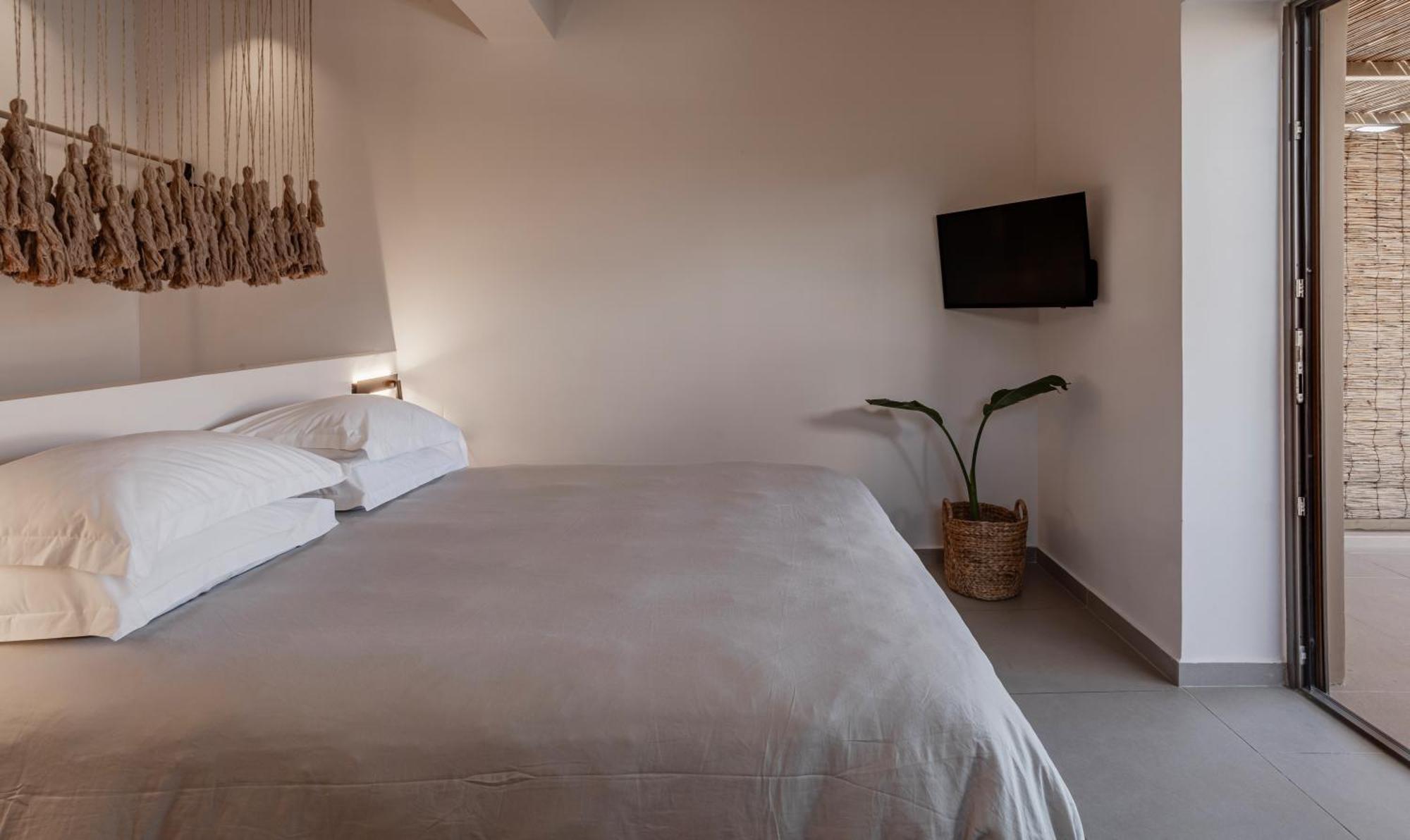 Amal Kythnos Suites Bagian luar foto